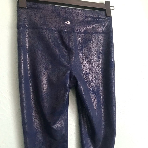 Ideology blue metallic cropped yoga leggings, size Small - Picture 2 of 5